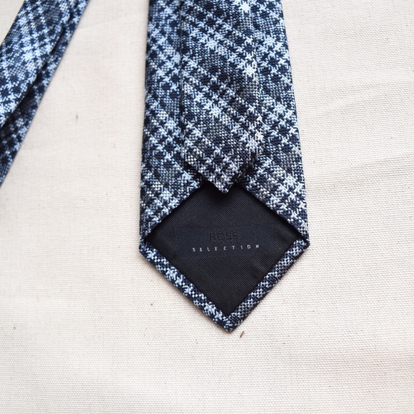 Hugo Boss 100% Silk Houndstooth Tie - Picture 5 of 5